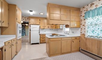 826 SKYLINE Dr, Cheyenne, WY 82009