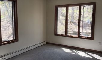 83 Lakeside Dr, Alloway, NJ 07461