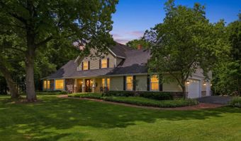 W2530 BROOKHAVEN Drive, Appleton, WI 54915