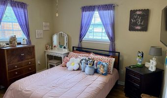 606 S Hubbard St, Alvord, TX 76225