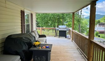 326 Park Ave, Appalachia, VA 24216