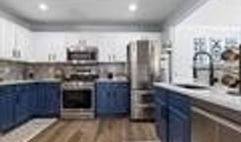 25 BAYSIDE Dr, Bayonne, NJ 07002