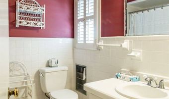 220 Lakeshore Dr, Alma, GA 31510
