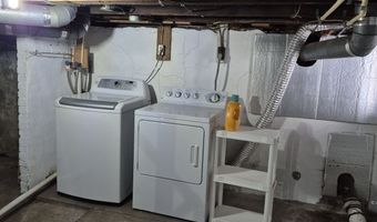 11 Walker St, Athens, OH 45701