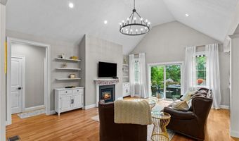 52 Pine Swamp Rd, Cumberland, RI 02864
