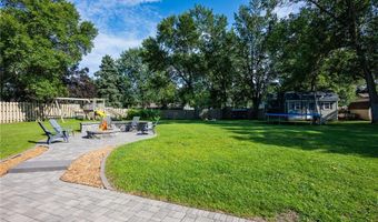 1214 S Darling Dr NW, Alexandria, MN 56308