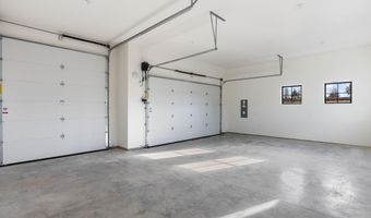 3118 NW Crossing Dr, Bend, OR 97703