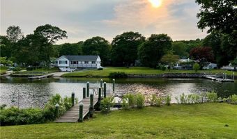106 N River Dr, Narragansett, RI 02882