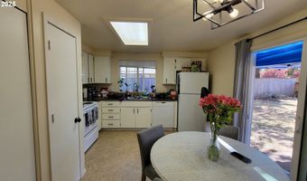 25044 25046 TERRITORIAL Ct, Veneta, OR 97487