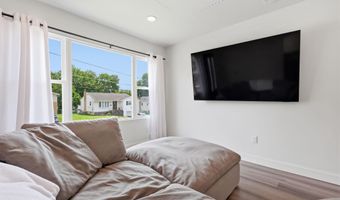 1230 HALL Ave, Abington, PA 19001