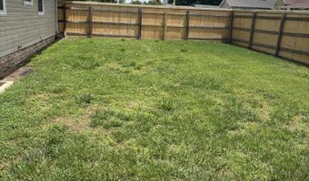 417 S Lincoln Ave, Aurora, MO 65605