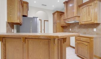 1607 N San Antonio St, Alton, TX 78573