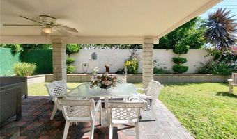 220 S Linhaven Cir, Anaheim, CA 92804