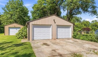 4 Skyline Dr, Adrian, MO 64720