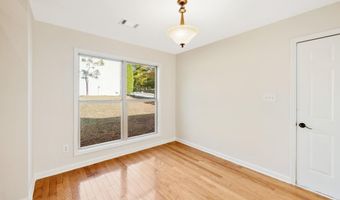 738 York View Dr, Auburn, GA 30011