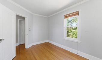 11 Freeman Rd, Albany, NY 12208