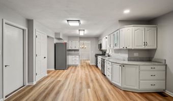 17 Pine Grove Dr, Batesville, IN 47006