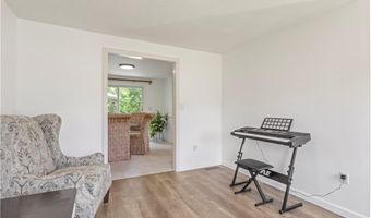 6 Fleuette Dr, Bellingham, MA 02019