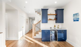 18 Mea Ln, Beach Haven, NJ 08008