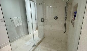 19500 E Turnberry Way 18D, Aventura, FL 33180