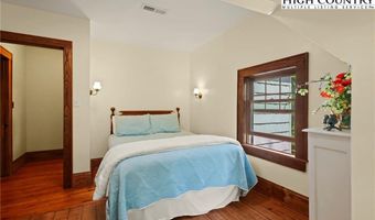 140 Library Ln, Banner Elk, NC 28604