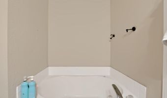 7102 Harness Lakes Dr, Indianapolis, IN 46217