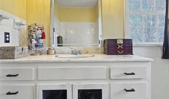 220 4th St SE, Aliceville, AL 35442