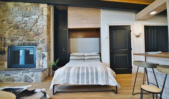 1814 FAIRWAY Dr 338, Basye, VA 22810