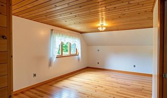 1200 Rocky Ridge Rd, Amsterdam, NY 12010
