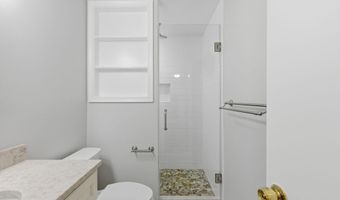 5402 S 12TH St S, Arlington, VA 22204