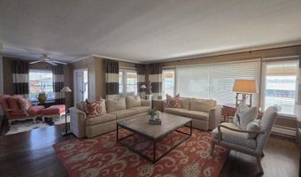 206 Edgewater Dr, Algonac, MI 48001