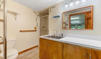 60 Boulder Dr, Auburn, ME 04210