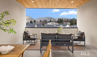 3443 N 33rd St Middle Unit, Boise, ID 83703