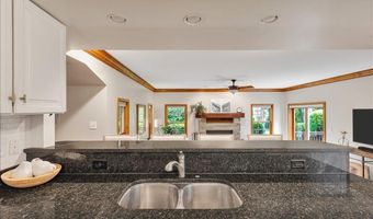 28 Loudon Pkwy, Albany, NY 12211