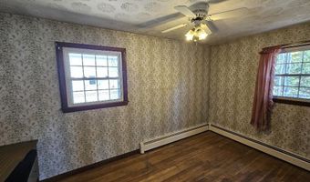 713 Mcgrath Pond Rd, Belgrade, ME 04917