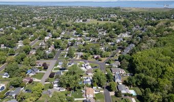 540 Sherman Ave, Belford, NJ 07718