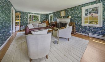 32 Fox Den Rd, Avon, CT 06001