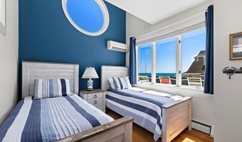 10 11TH St, Beach Haven, NJ 08008