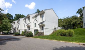 68 Virginia Ave 14, Danbury, CT 06810