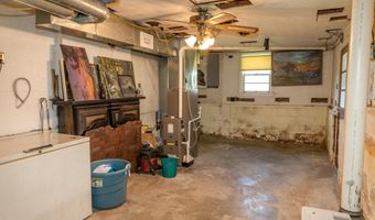 45 Howard St, Austin, IN 47102