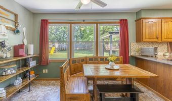 2104 Cedarcrest Ct, Arkansas City, KS 67005