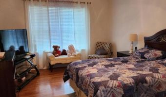 20 6th St, Barnegat, NJ 08005