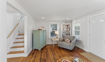 200 Narragansett Ave, East Providence, RI 02915