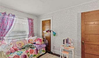 161 Ocean Ave, Cranston, RI 02905