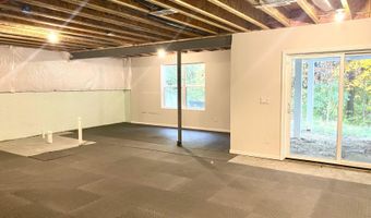 2835 Dillon Dr, Ann Arbor, MI 48105