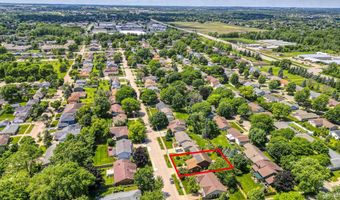 1334 W CLOVERDALE Dr, Appleton, WI 54914