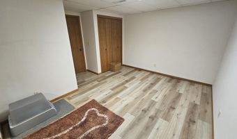 512 W Melgaard Rd, Aberdeen, SD 57401