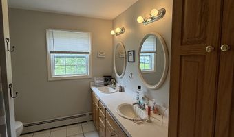 7 School St, Burlington, CT 06013