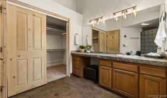 1917 S Springbrook Ln, Boise, ID 83706