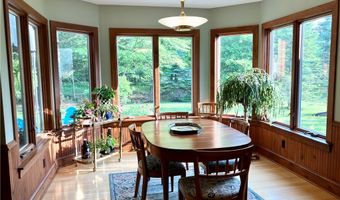203 Randwood Dr, Amherst, NY 14068